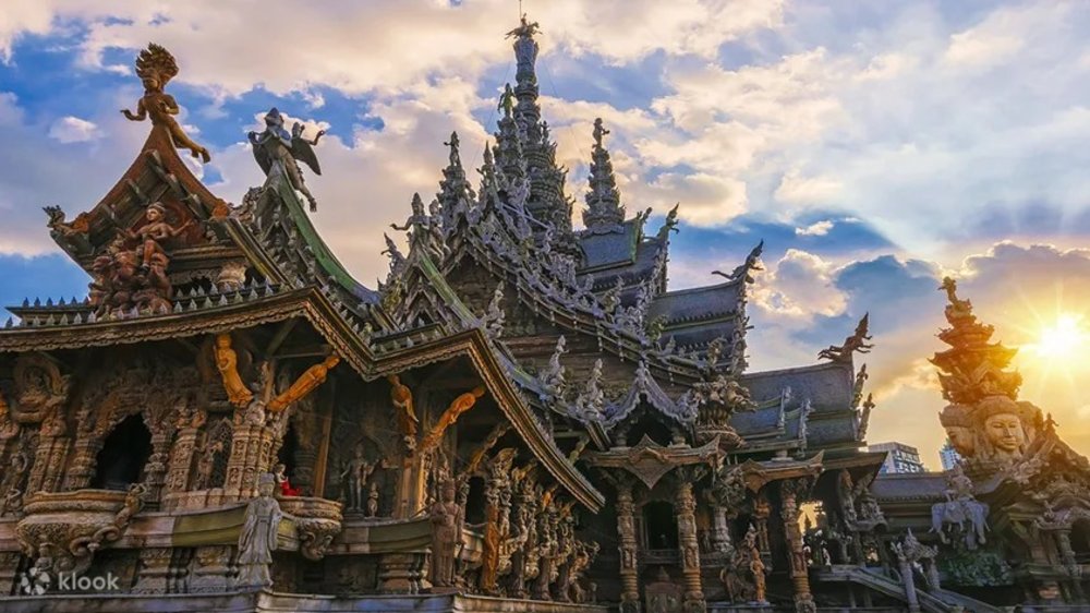 ที่เที่ยวสงกรานต์ ปราสาทสัจธรรม (The Sanctuary of Truth)