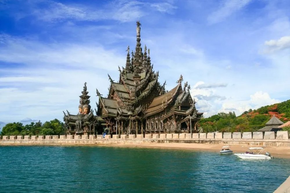 ที่เที่ยวสงกรานต์ ปราสาทสัจธรรม (The Sanctuary of Truth)