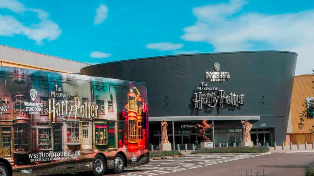 a bus outside of the Warner Bros. Studio Tour London: The Making of Harry Potter