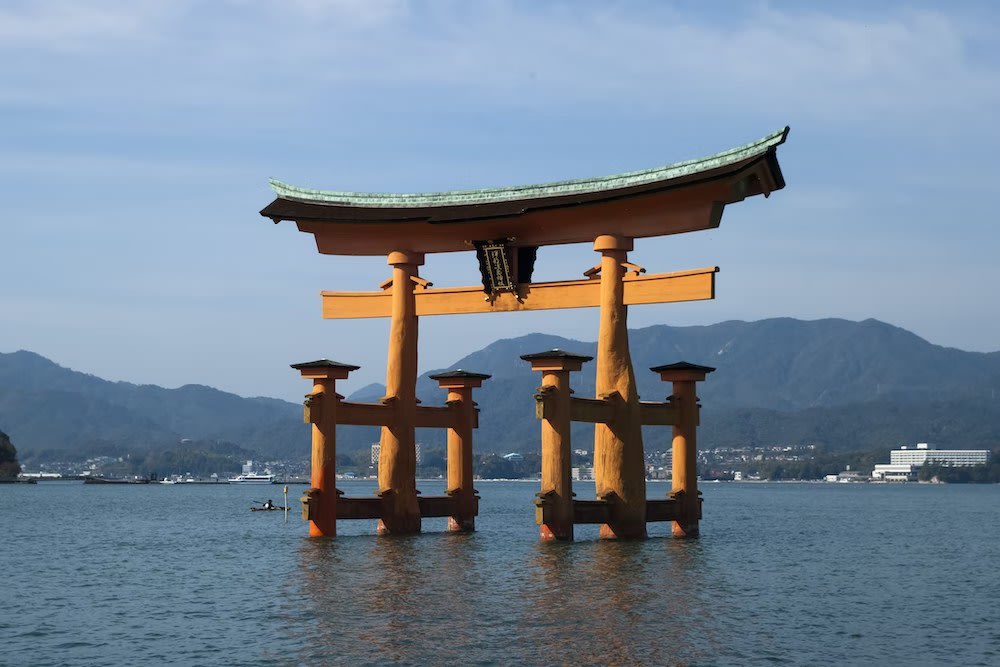 ขอบคุณรูปภาพจาก Lorenzo Lamonica l เกาะมิยาจิมะ (Miyajima) , ฮิโรชิม่า ไปชมใบไม้เปลี่ยนสีได้ที่นี่ ที่สวนโมมิจิดานิ