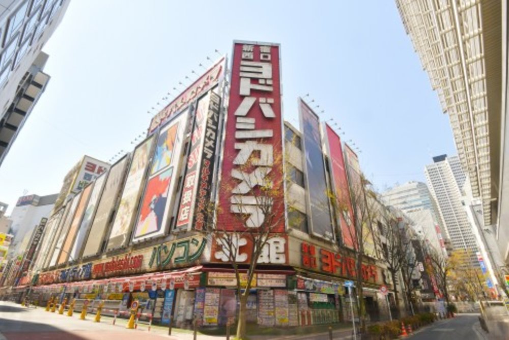 ร้านขายสินค้าเครื่องใช้ไฟฟ้า Yodobashi Camera Shinjuku West Main Store ในย่านชินจูกุ ขอบคุณภาพจาก tokyotouristinfo