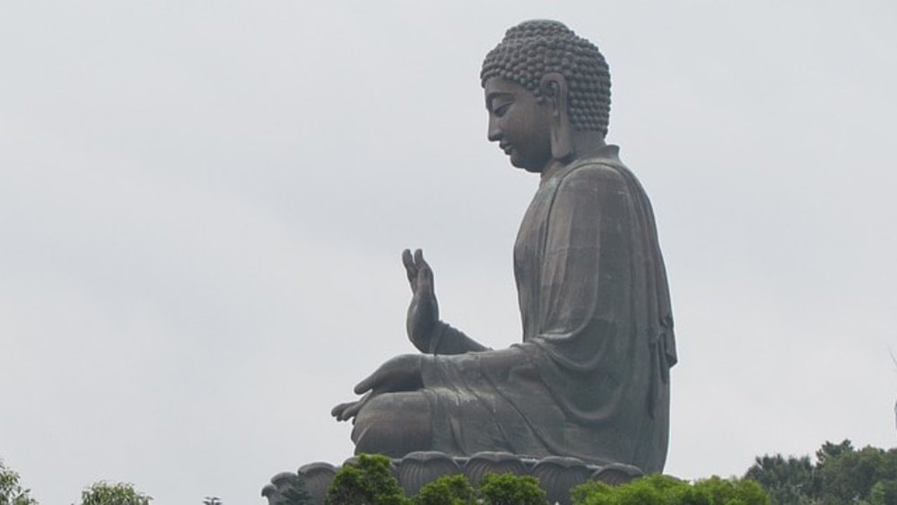 รูปปั้นพระใหญ่ วัด Polin