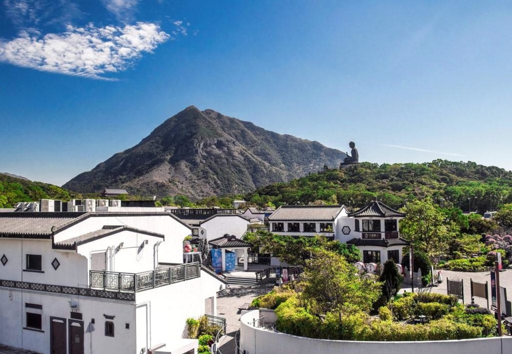 หมู่บ้านวัฒนธรรมนองปิง มีร้านอาหารและร้านค้าไว้ต้อนรับนักท่องเที่ยว