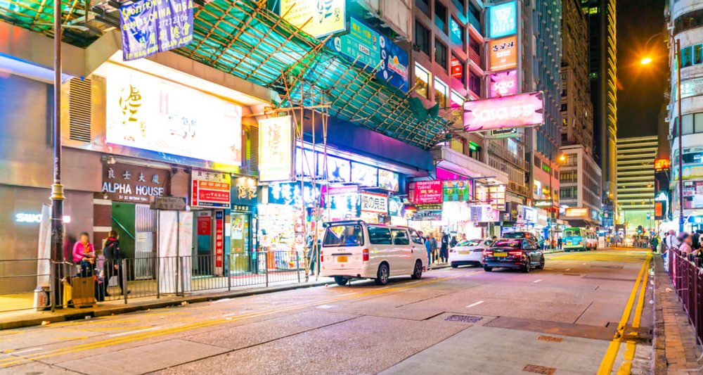 ขอบคุณรูปภาพจาก The Culture Trip l Tsim Sha Shui is located in the Kowloon district of Hong Kong