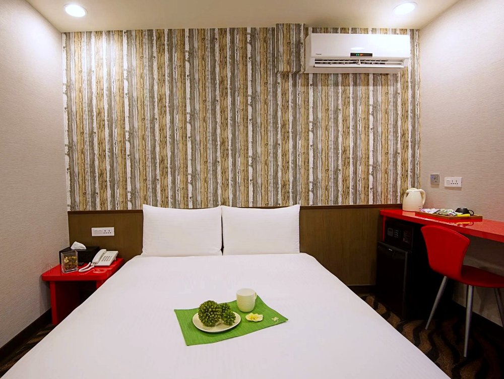 hotels in taipei under $60