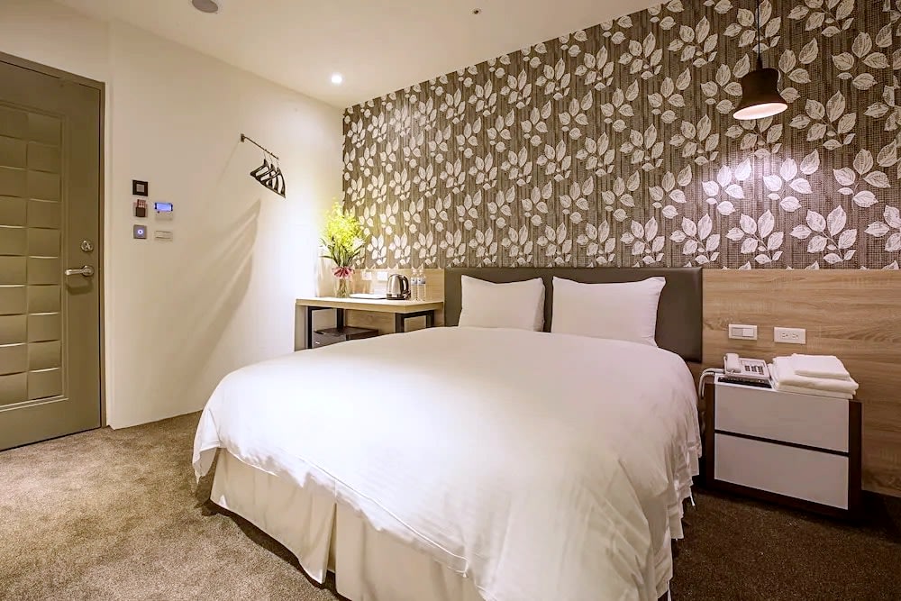 hotels in taipei under $60