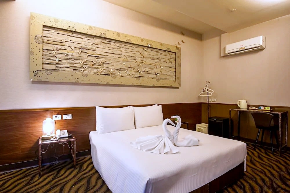 hotels in taipei under $60