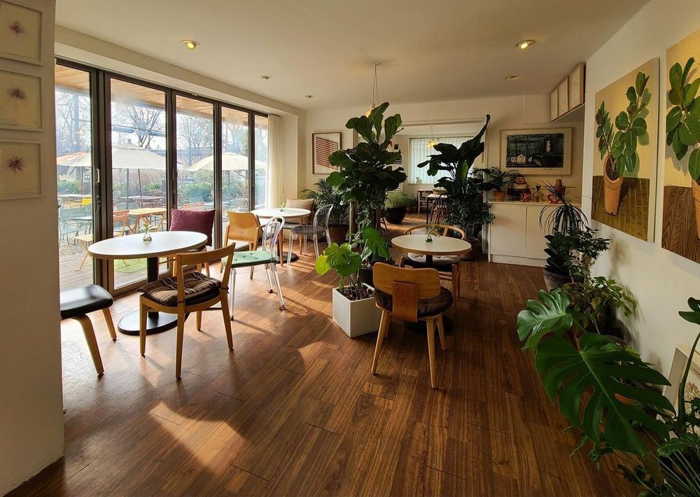 Café Jinsun (카페진선) Interior design