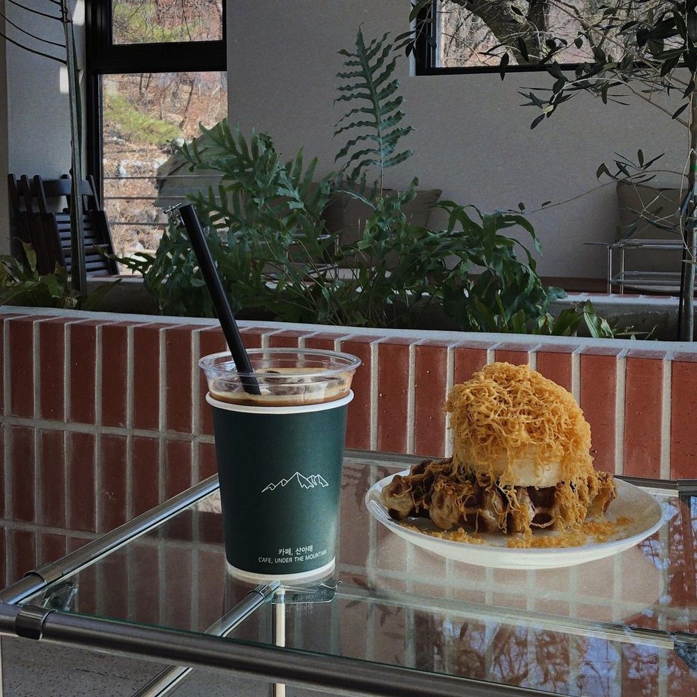 8 Coffee Shops in Seoul with Beautiful Cherry Blossom Views Klook Travel Blog