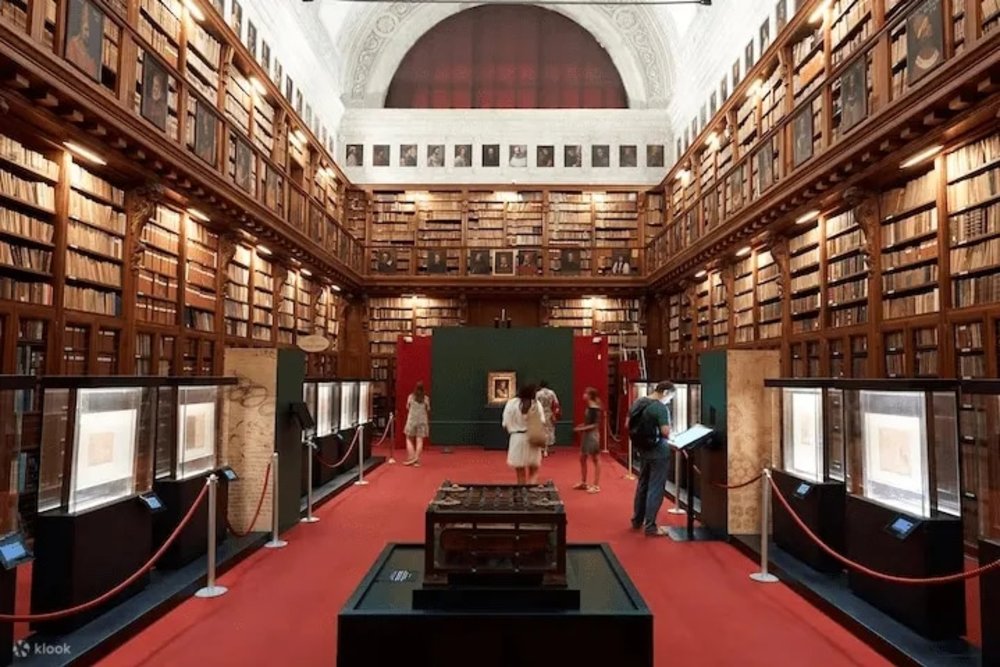 米蘭盎博羅削圖書館