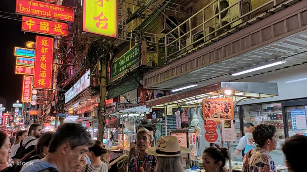 night markets in bangkok