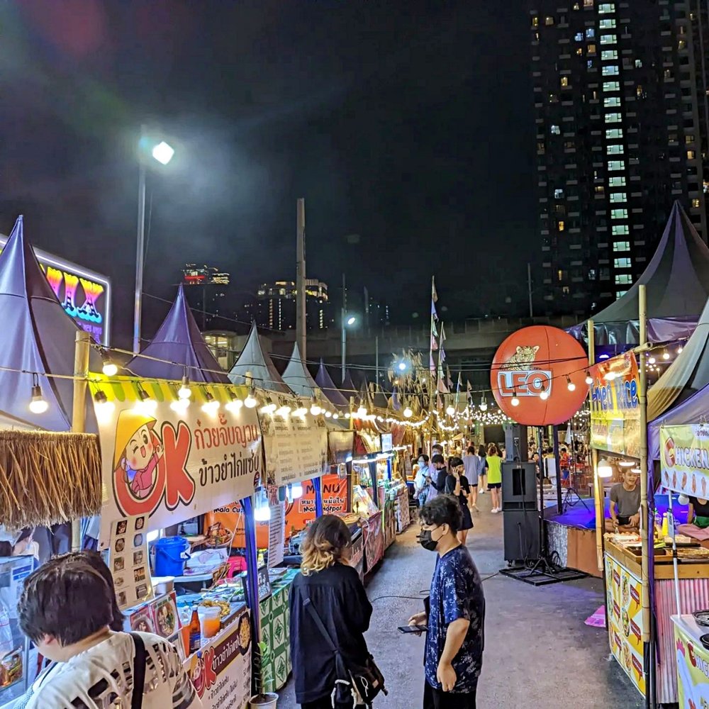 night markets in bangkok