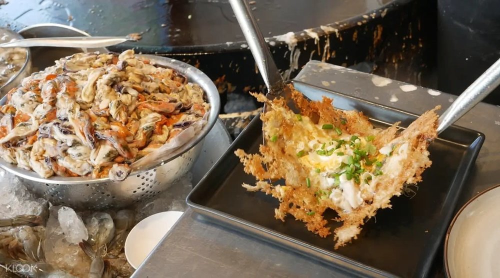 Oyster and Mussel omelette at Hoi Tod Chaw Lae must eat Thai food
