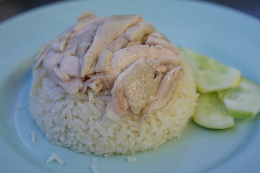 Hainanese Chicken Rice at Go Ang Pratunam in Bangkok best local eats