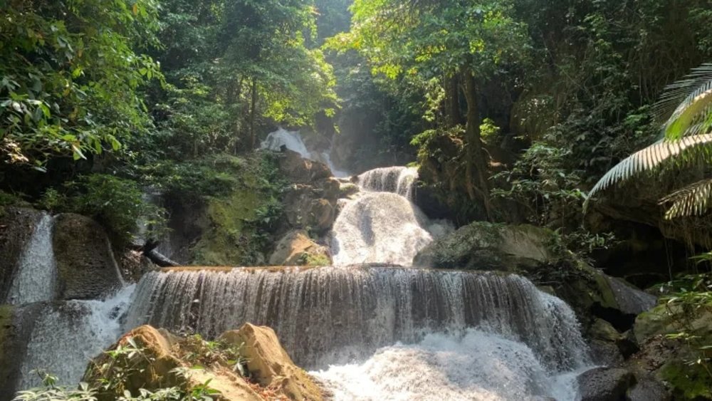 น้ำตกผาแตก อุทยานแห่งชาติเขาแหลม | ขอบคุณรูปภาพจาก themodernist.in.th