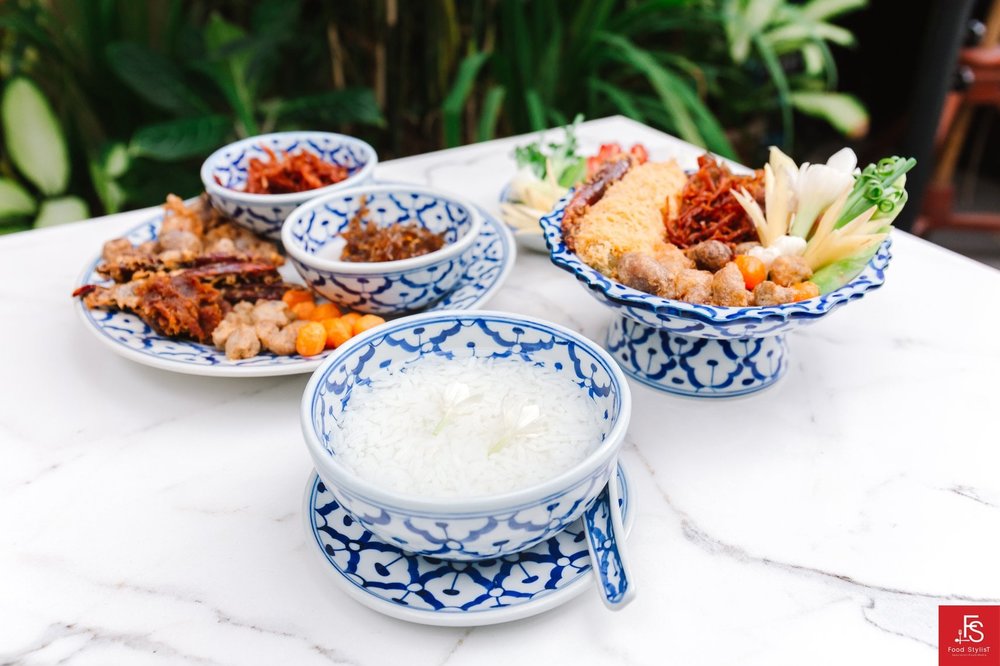 ร้านข้าวแช่ ร้านอาหารสีลมวิลเลจ | ขอบคุณรูปภาพจาก facebook ร้านอาหาร สีลมวิลเลจ Silomvillage Restaurant