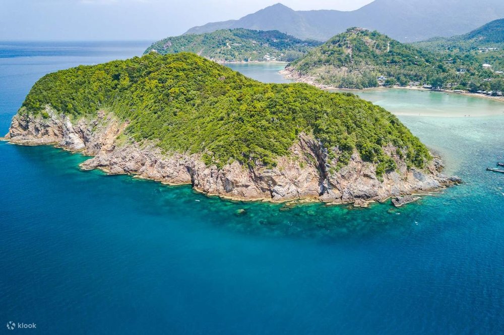 น้ำทะเลสีฟ้าใสทุกมุม