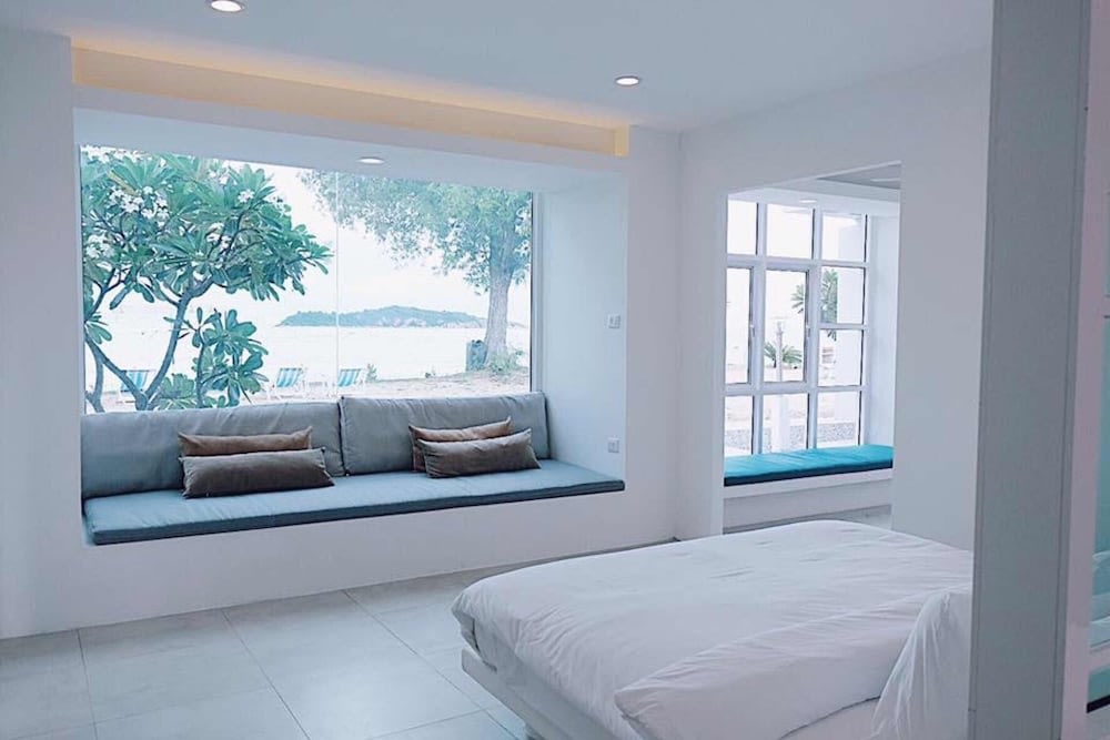 ช่องแสงใหญ่ เห็นวิวทะเลฉ่ำ ๆ