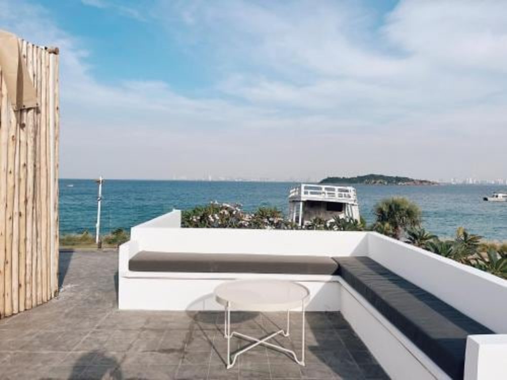 มีที่นั่งชมวิวทะเล