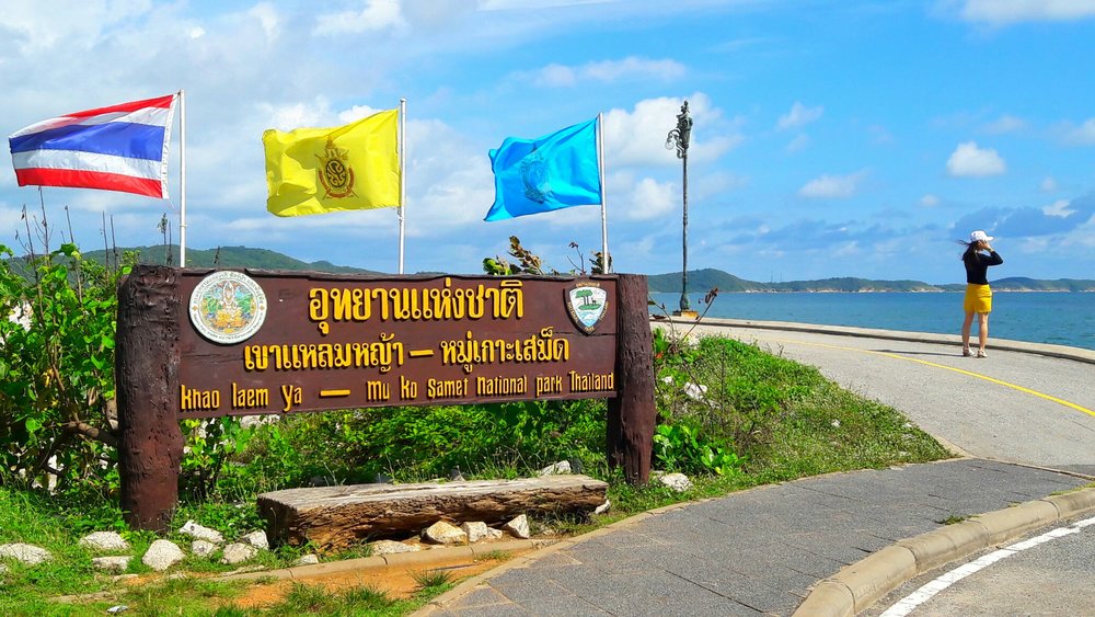นั่งดูพระอาทิตย์ตกที่อุทยานแห่งชาติเขาแหลมหญ้า | ขอบคุณรูปภาพจาก thailandtourismdirectory.go.th