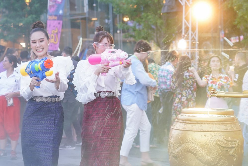 วันสงกรานต์ ขอบคุณภาพจาก : FB : ICONSIAM