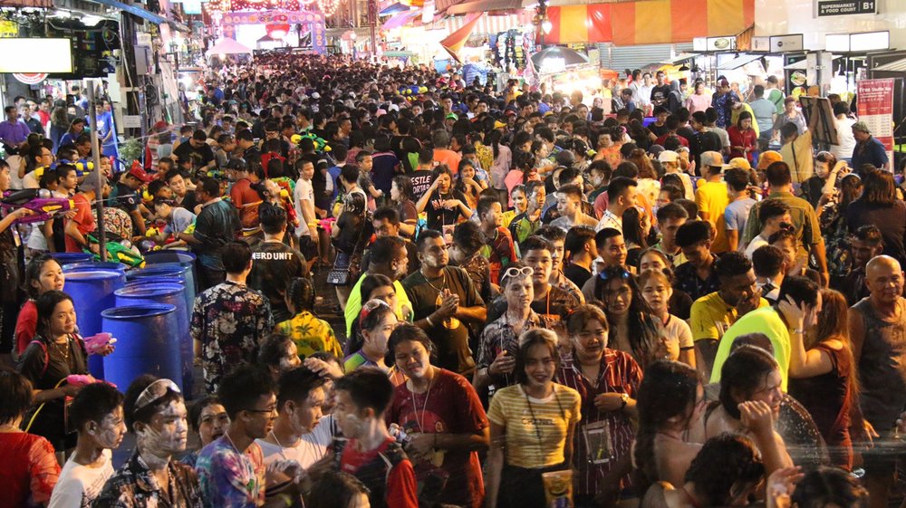 การละเล่นวันปีใหม่ไทย ขอบคุณภาพจาก : สำนักข่าวกรมประชาสัมพันธ์