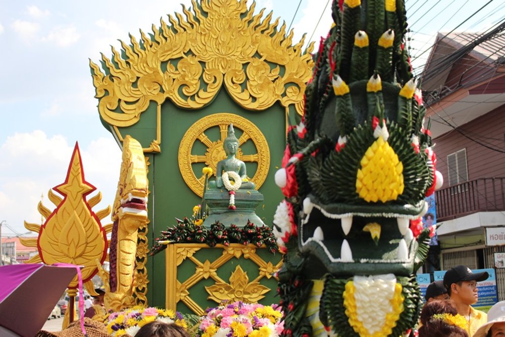 ขอบคุณรูปภาพจาก มติชน l ท่องเที่ยว เล่นน้ำสงกรานต์ ปี 2566 ภาคอีสาน จ.ขอนแก่น ถือเป็นอีกหนึ่งประเพณีที่ดึงดูดนักท่องเที่ยวทั้งไทยและชาวต่างชาติให้แวะเวียนมาสนุกด้วยกันในทุกๆปี 