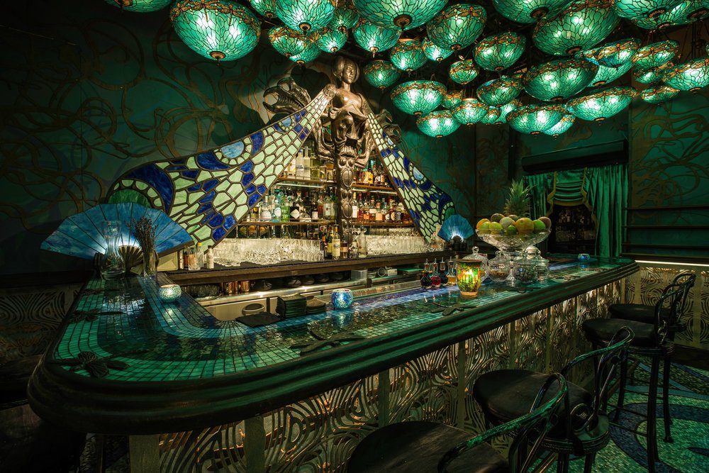 Bar counter with a dragonfly design