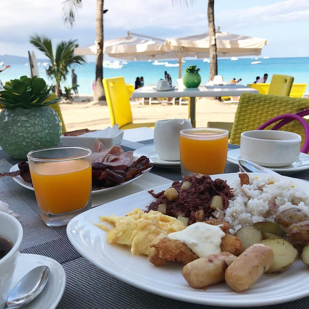 Breakfast with corn beef and hotdog