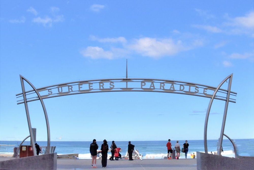 ゴールドコースト サーファーズパラダイス入口のゲート