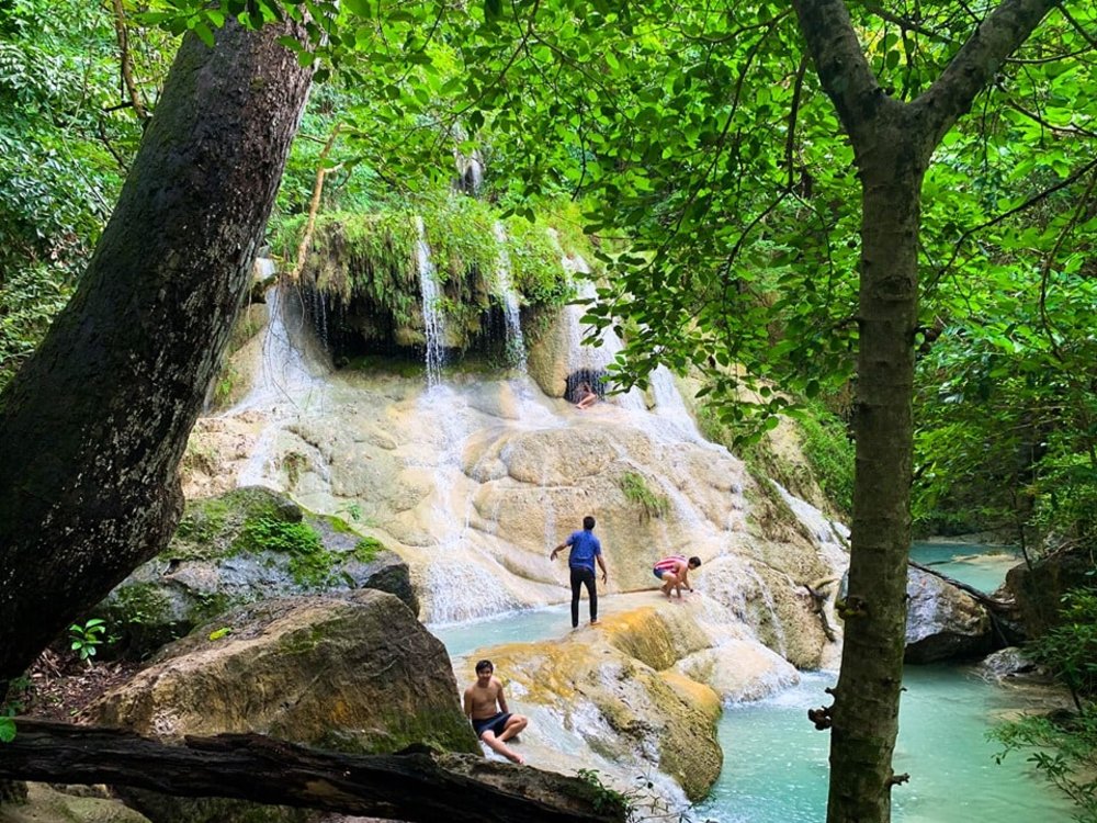 เล่นน้ำธรรมชาติรับสงกรานต์ 2566 | ขอบคุณรูปภาพจาก เที่ยวไทยที่ไหนดี