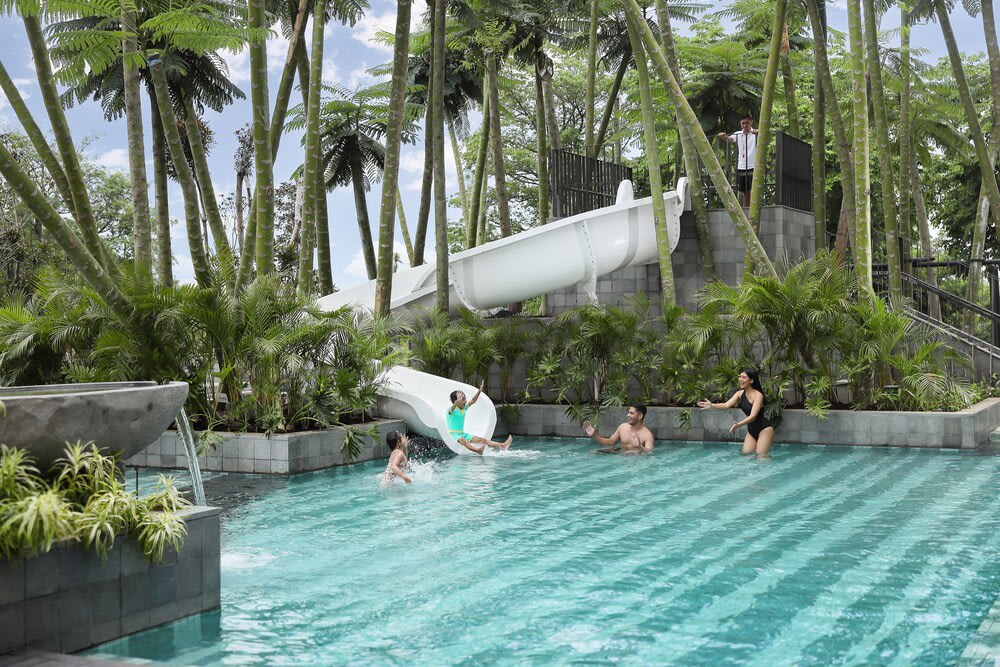 Padma Hotel Semarang - Pool