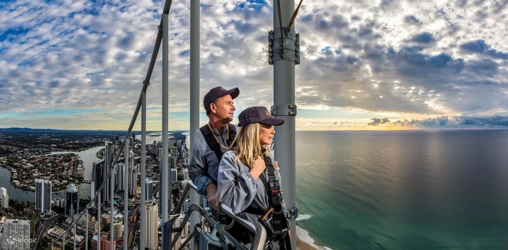 スカイポイントクライミング体験