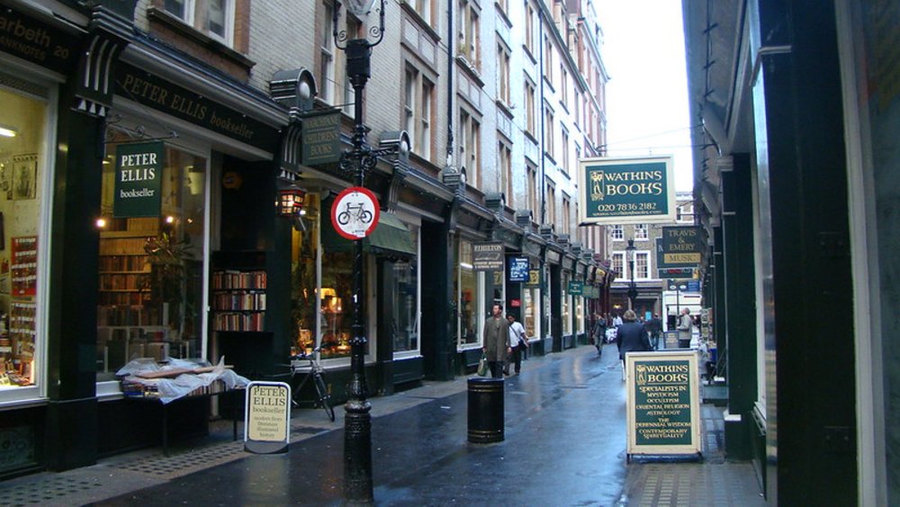 英國景點塞西爾宮（Cecil Court）