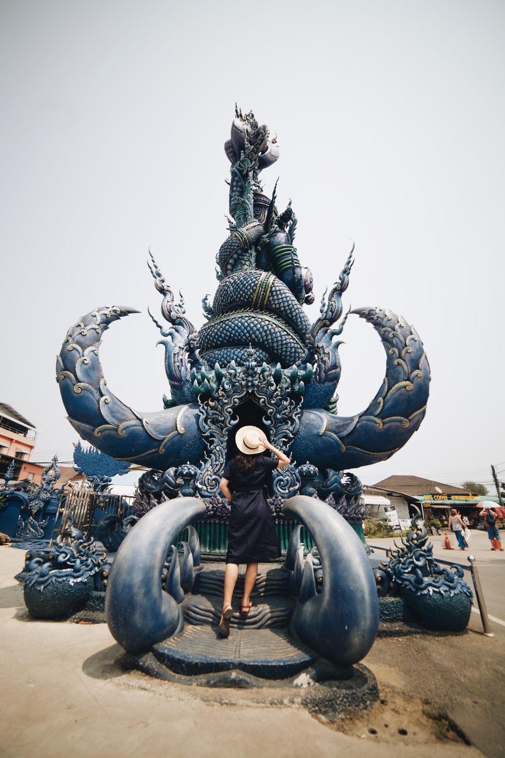 Blue Temple (Wat Rong Suea Ten)
