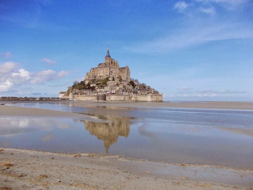 モンサンミシェル (Mont-Saint-Michel) 鏡のように反射