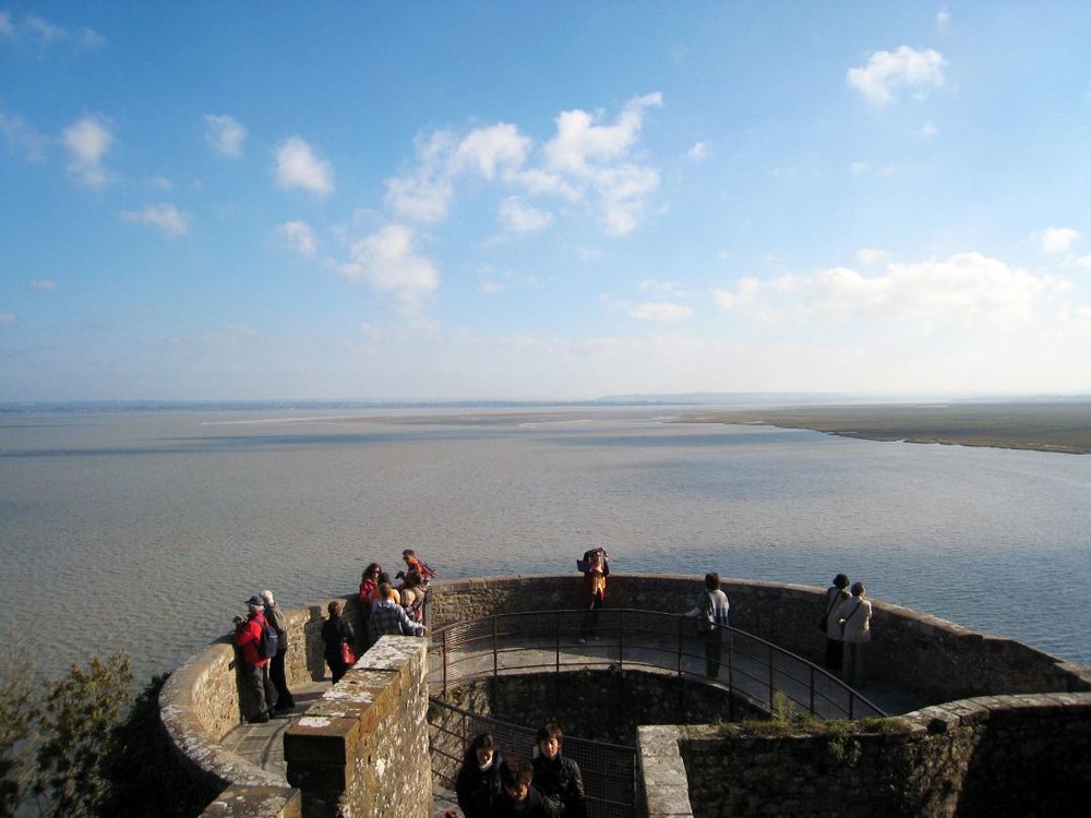 モンサンミシェル (Mont-Saint-Michel) 城壁の上からの眺め