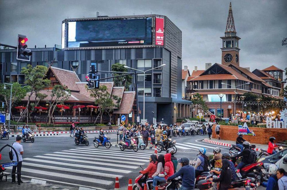 ขอบคุณรูปภาพจาก pantip l ที่เที่ยวเชียงใหม่ ที่เที่ยวในเมืองเชียงใหม่ เที่ยวเชียงใหม่ในเมือง ที่มีร้านค้า ที่พัก ร้านอาหาร ผับบาร์ มากมาย แหล่งท่องเที่ยวยอดฮิตของวัยรุ่นและชาวต่างชาติ