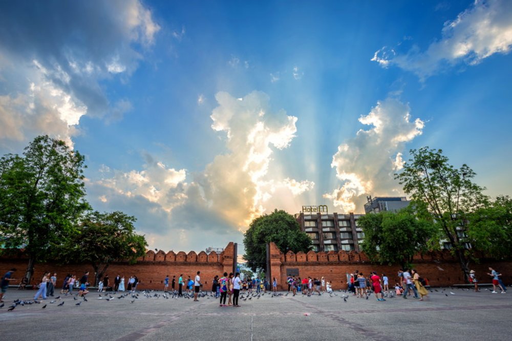 ขอบคุณรูปภาพจาก luckypandahotel l ที่เที่ยวเชียงใหม่ ที่เที่ยวในตัวเมืองเชียงใหม่ เที่ยวเชียงใหม่ในเมือง ไปเที่ยวถนนคนเดินท่าแพ ถ่ายรูป แวะเช็คอิน