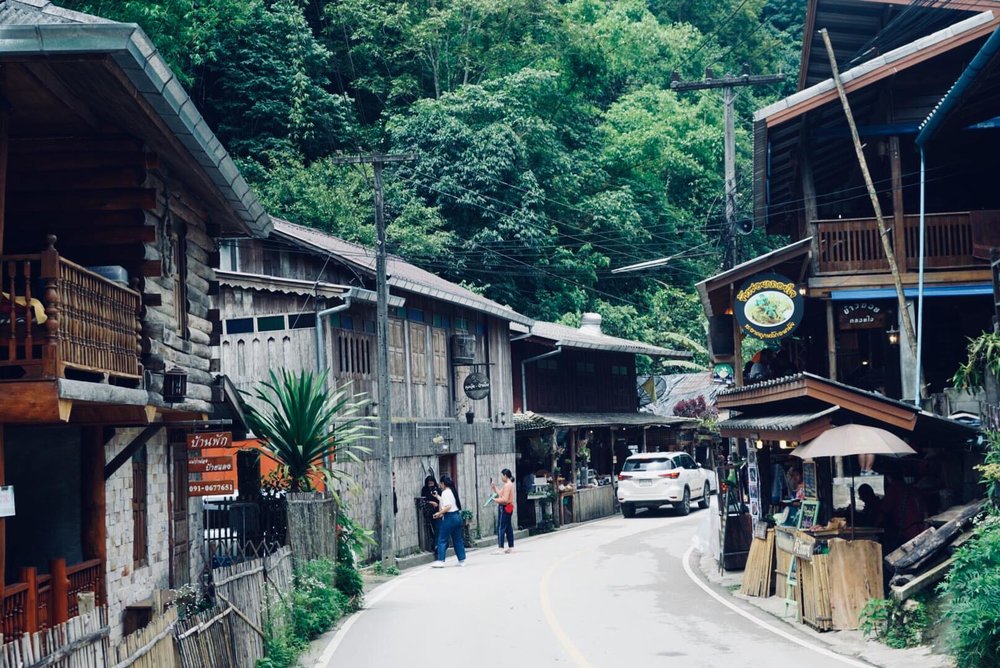 ขอบคุณรูปภาพจาก Museum Thailand l ที่เที่ยวเชียงใหม่ที่นี่ ถ่ายรูป สัมผัสหมู่บ้านแห่งความสโลวไลฟ์ ในจังหวัดเชียงใหม่ ที่อยู่ในหมู่บ้านแม่กำปอง