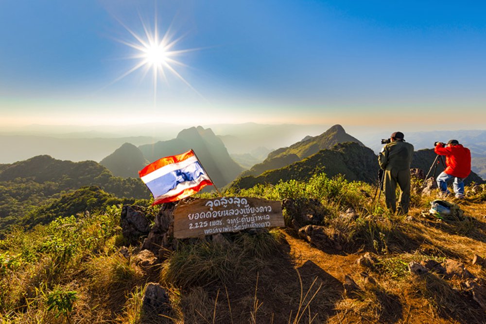 ขอบคุณรูปภาพจาก travel.kapook l ดอยหลวงเชียวดาว ที่เที่ยวเชียงใหม่ จังหวัดเชียงใหม่ ไม่พลาดถ่ายรูปพระอาทิตย์ตก