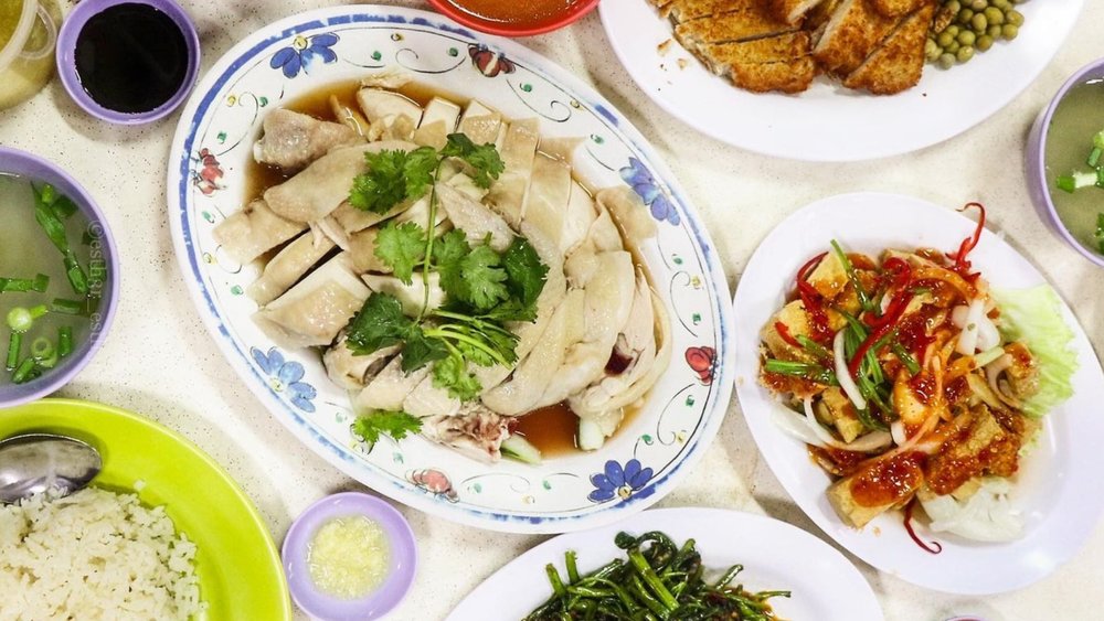 Indulge in the best hawker food in Singapore! Credits to @esth3r_esth3r on Instagram