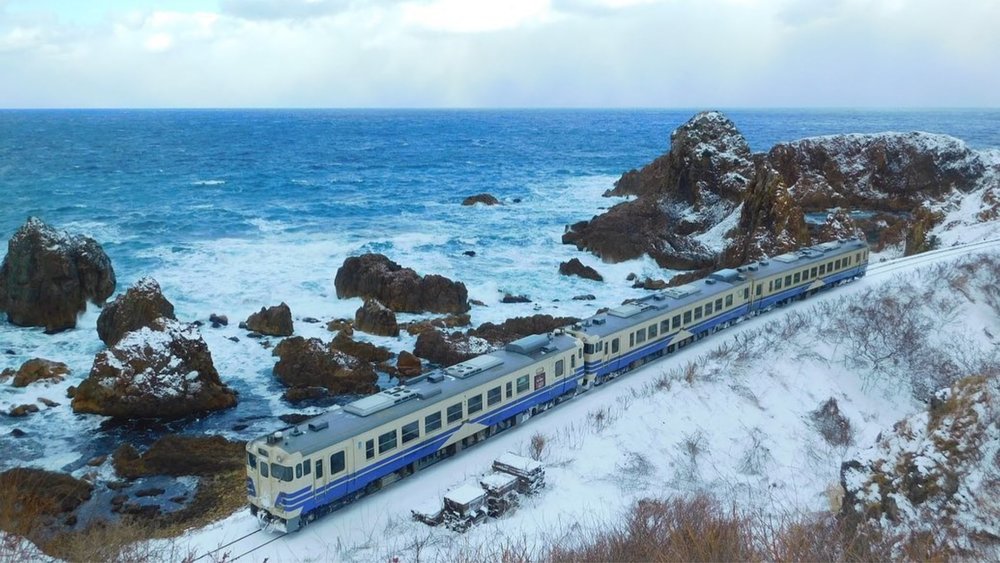 Have the best spot to see the gorgeous coastline of the Sea of Japan.  Credits: @yukihuji on Instagram