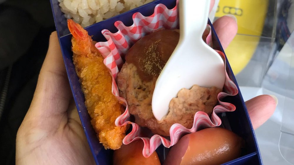 Cute bentos are available on Shinkansen stations! Credits to @piknikin_ on Instagram.