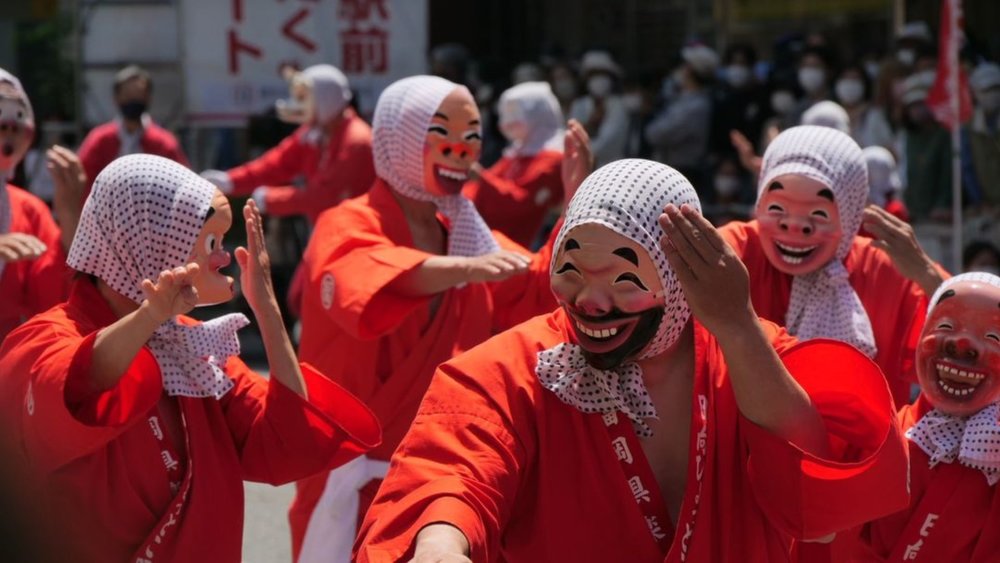 Hakata Dontaku is filled with extravagantly costumed dancers. Credits to @sorekara_nippon on Instagram.