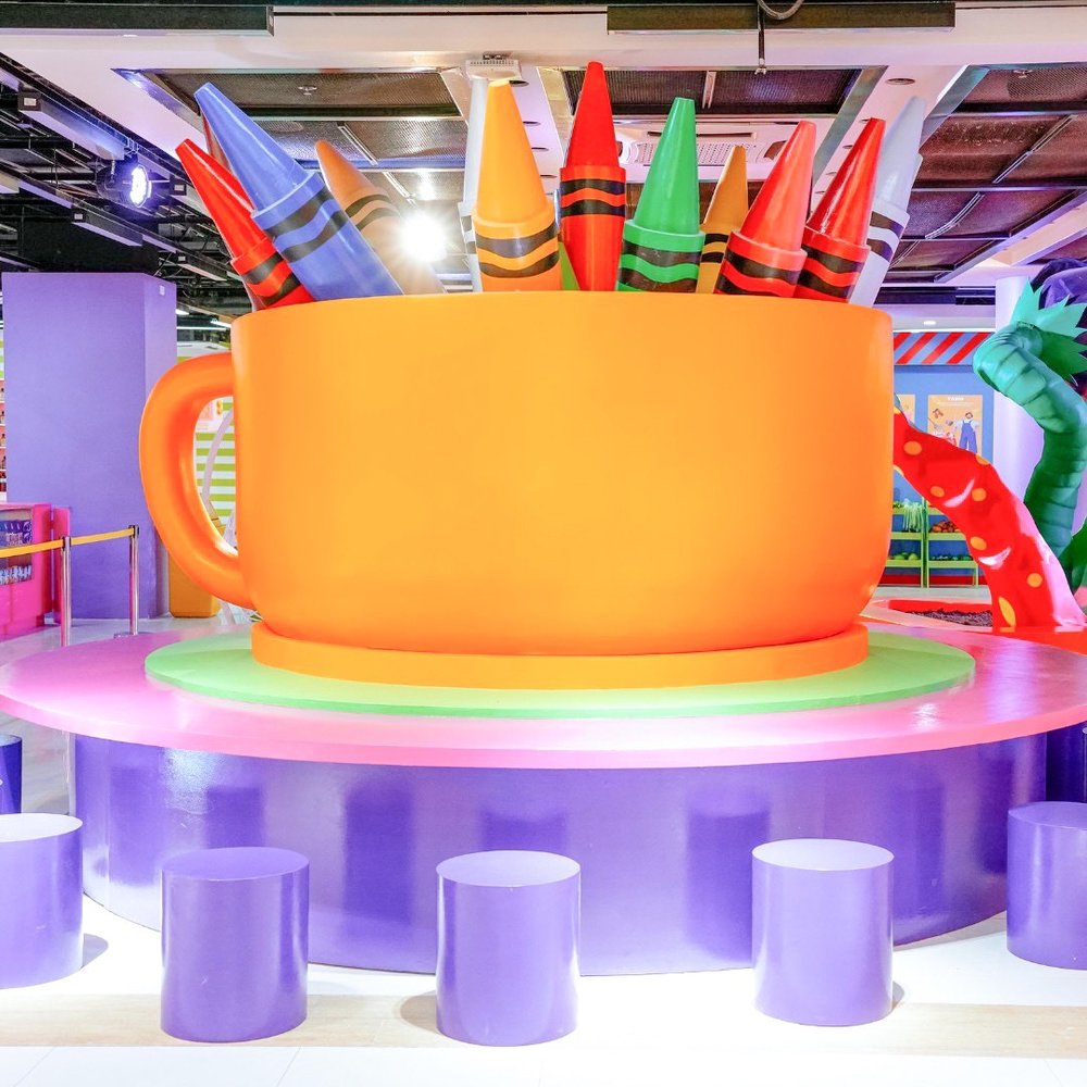 Big crayons in a cup