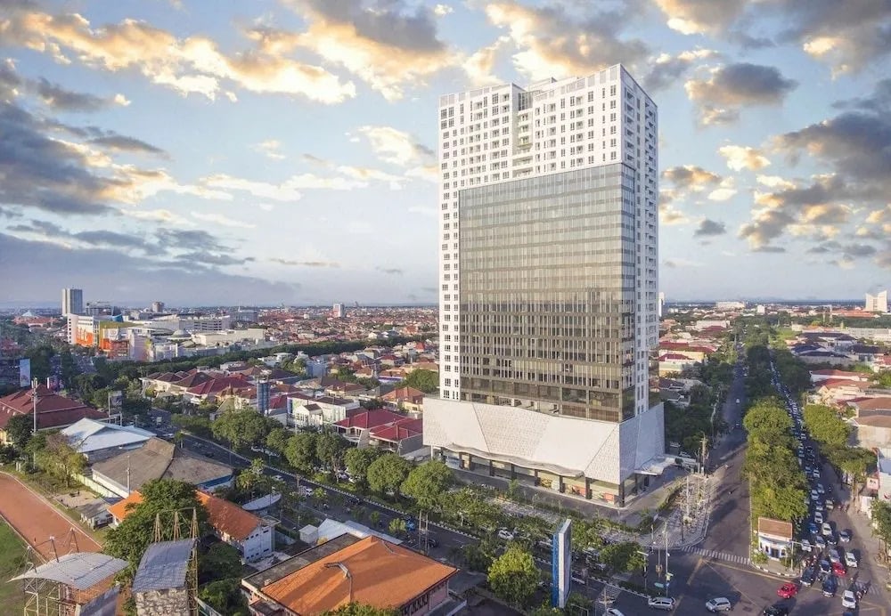 Oakwood Hotel & Residences Surabaya - Outdoor