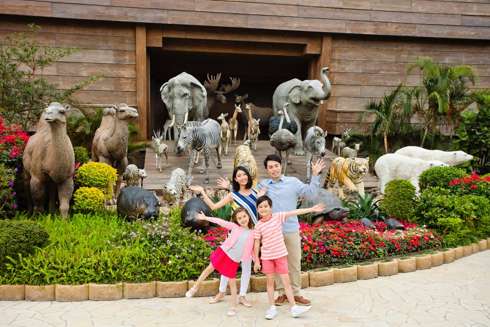 family in noah's ark hong kong