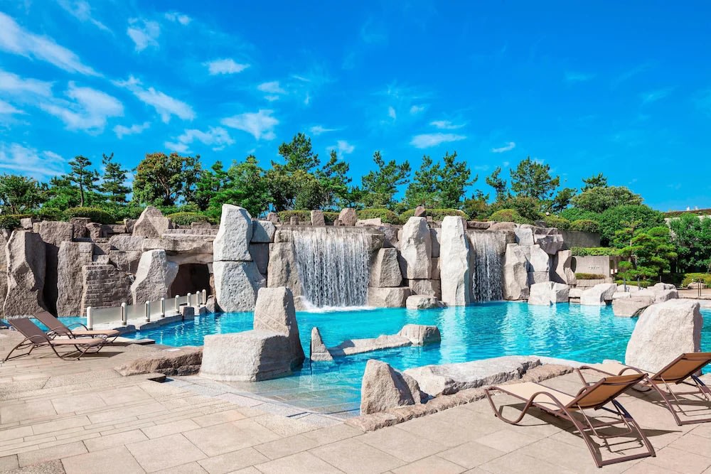 Sheraton Grande Tokyo Bay Hotel - Outdoor Pool