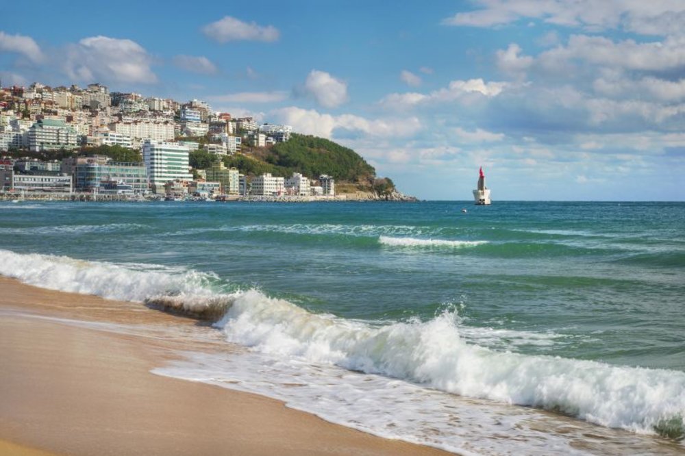 หาดแฮอุนแด ขอบคุณภาพจาก: https://th.trip.com/travel-guide/busan/haeundae-beach-78843/travel-image-43532918/